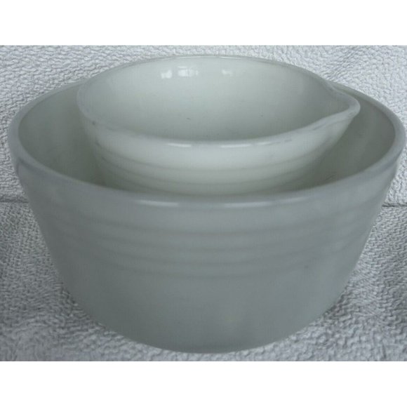Vintage 1940s PYREX Set Of 2 White Opal Glass Ribbed Mixing Bowls 11c & 4 1/2c - Picture 1 of 16